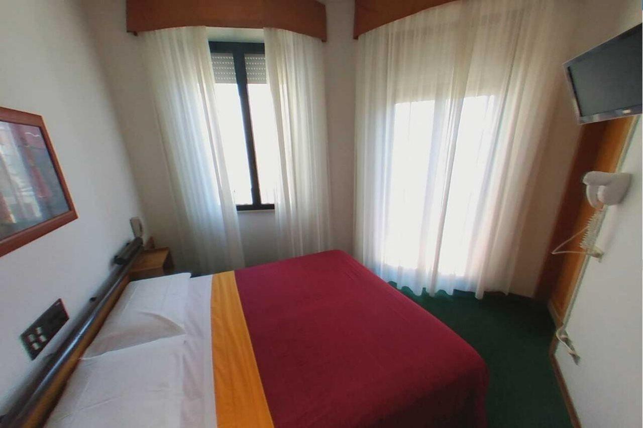 Hotel Arpa Rimini Extérieur photo