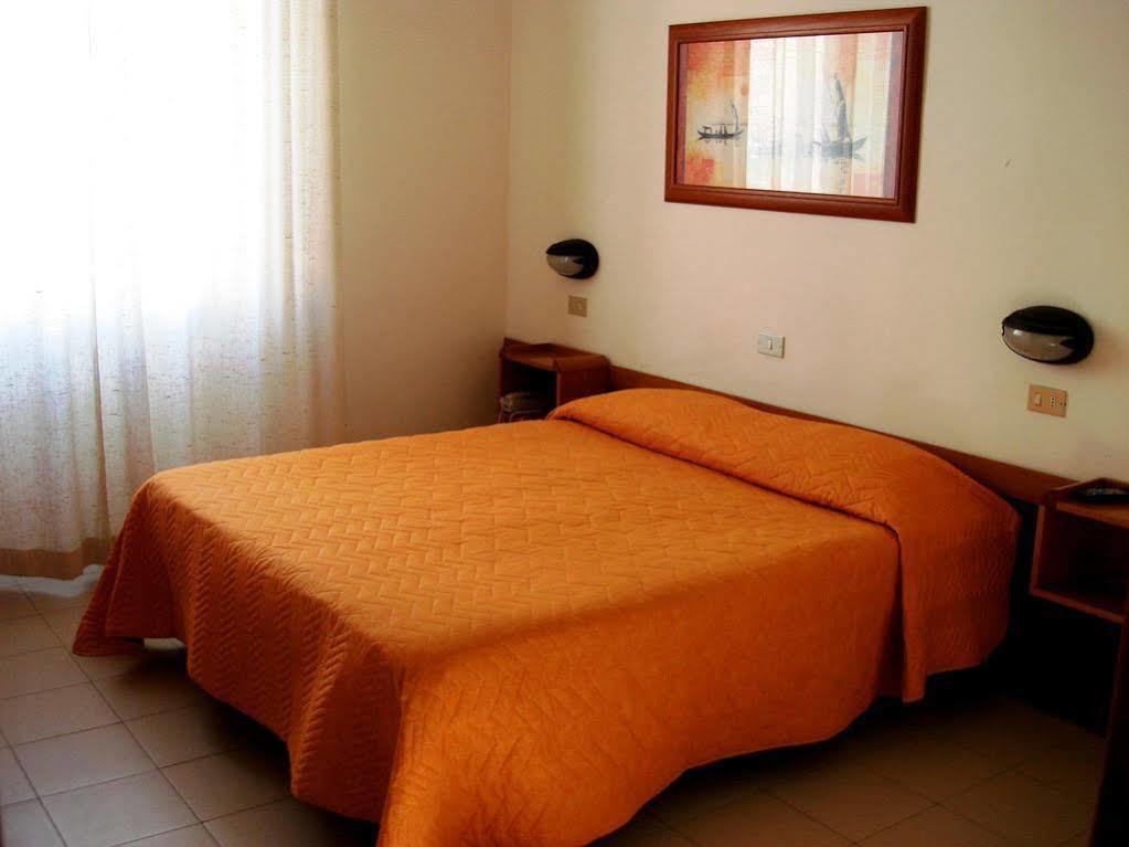 Hotel Arpa Rimini Extérieur photo